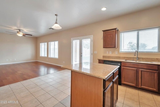 Photo - 28763 N Spur Dr