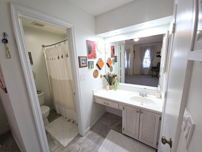 Photo - 1017 Shelford Ct