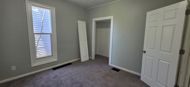 Photo - 1631 W 7th St