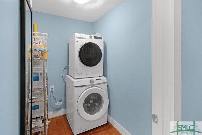 Photo - 102 E Liberty