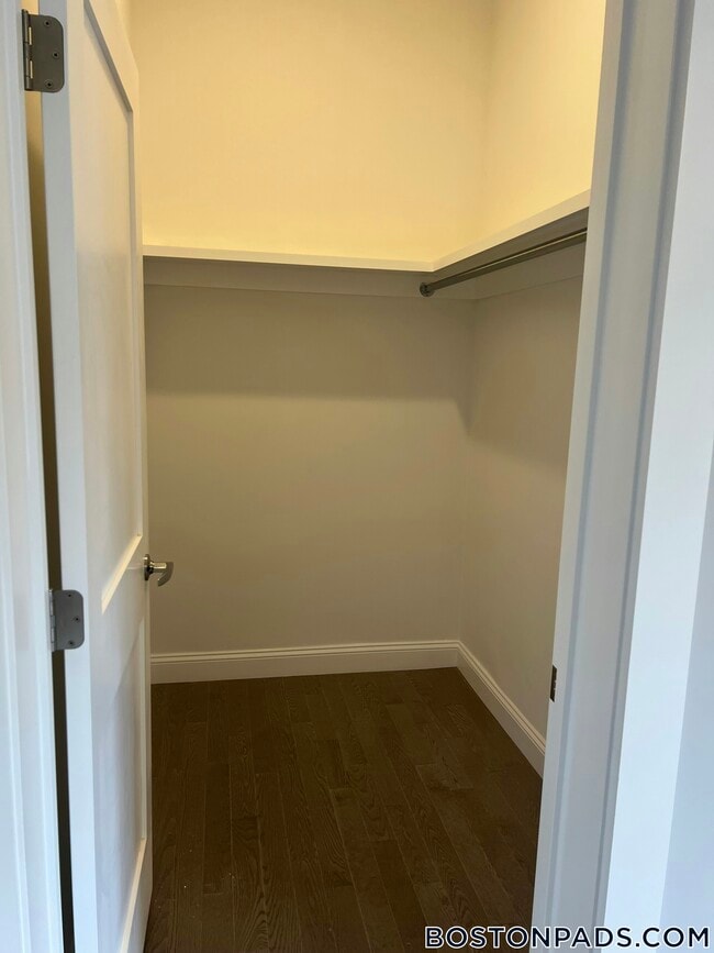 Photo - 328 Bank St Unit 15