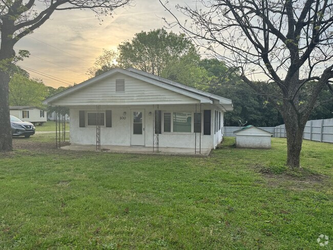 Building Photo - Available to Show Rental