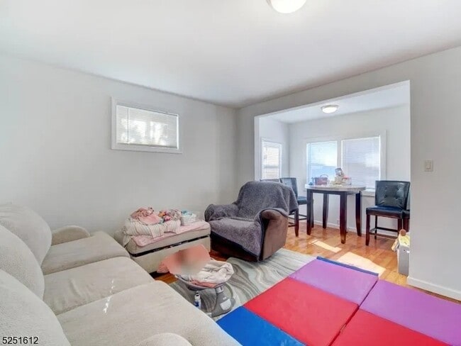 Photo - 1210 Roselle St