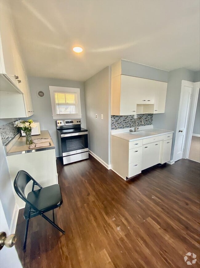Building Photo - 74 Carlisle St Unit 2 Rental