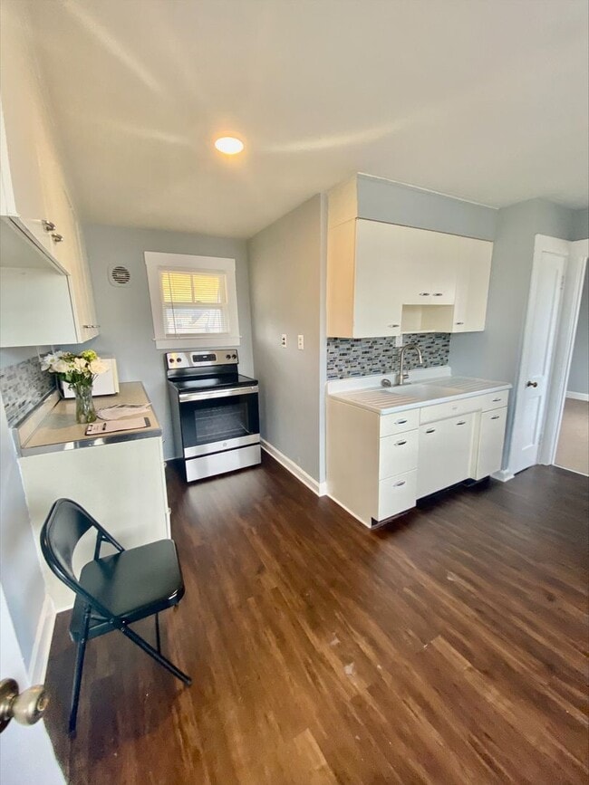 Building Photo - 74 Carlisle St Unit 2 Rental