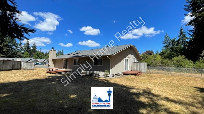 Photo - LUXURY DUPLEX RENTAL WITH SPACIOUS BACKYARD