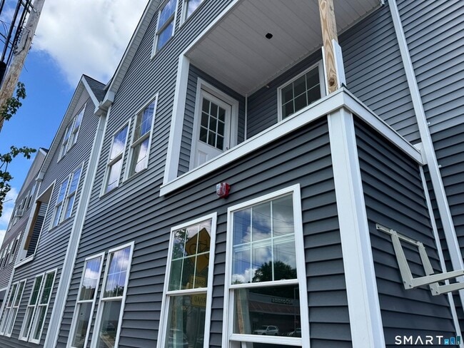 Photo - 1085 Whalley Ave