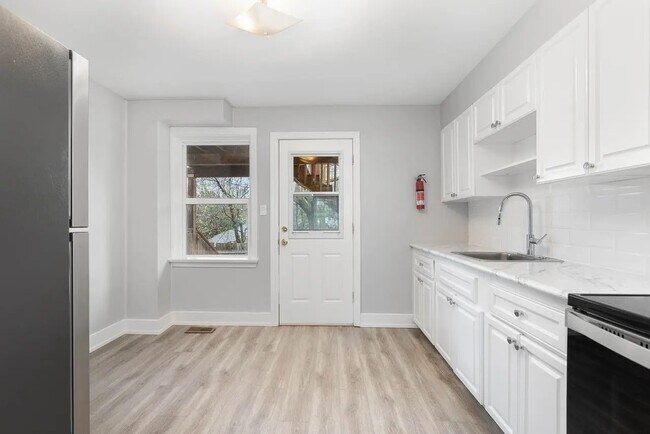 Photo - 1247 Clonsilla Ave Unit A