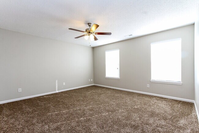 Photo - 672 Cloverfield Ln