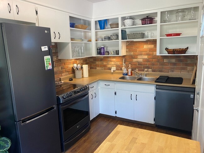 Photo - 413 Holland Ave