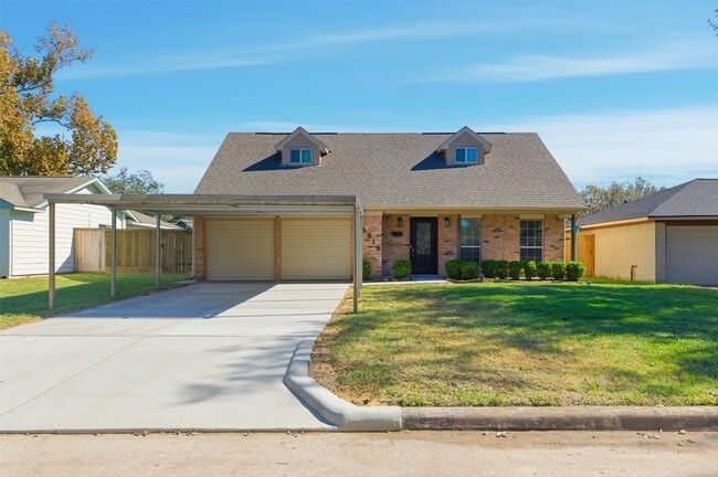 Building Photo - 5818 Chinaberry Dr