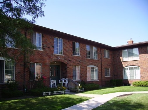 Country Court