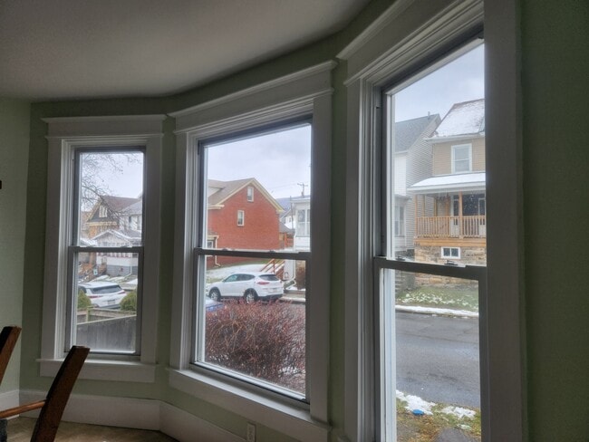 Photo - 216 S 4th St