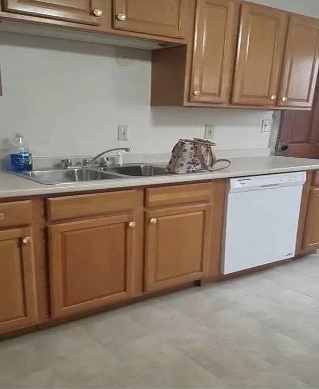 Photo - 77 Greeley St Unit 1