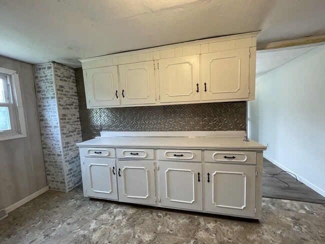 Photo - 1165 Hawkins Rd
