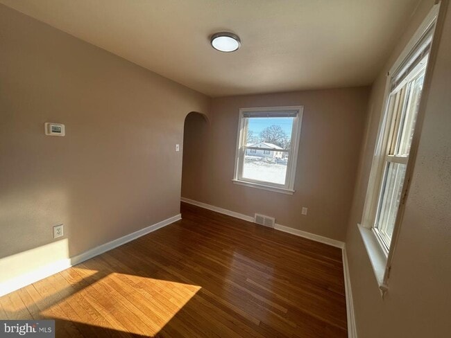 Building Photo - 340 Edgewood Rd