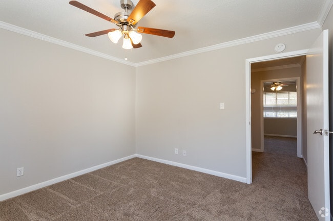 2BR, 1.5BA - 1,258 SF