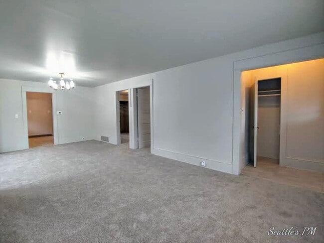 Photo - 843 NE 56th St