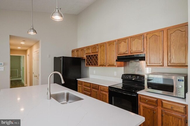 Building Photo - 3100 Cardinal Way Unit 3100-J