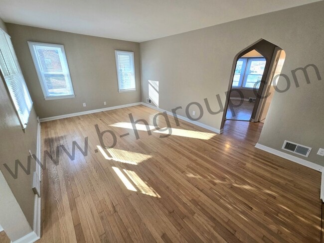 Photo - Great Location!