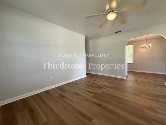 Photo - 5638 Vernon Rd