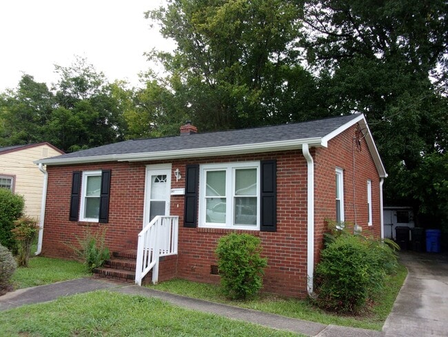 Photo - 247 Barber St