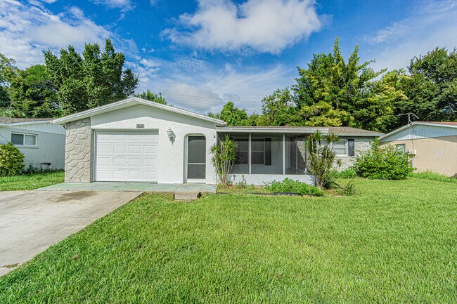 Photo - 7621 Heather St