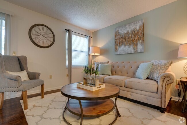 2BR,2BA - 1,063SF