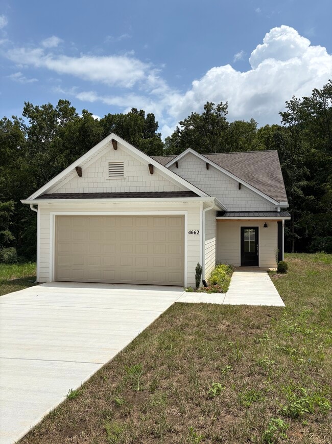 Building Photo - 4662 Heiskell Dr Rental