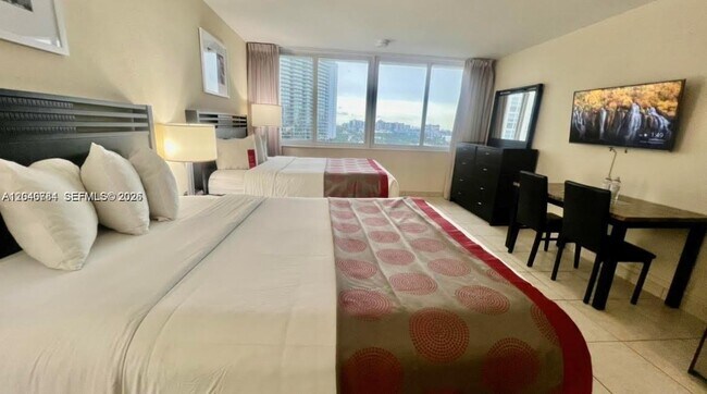 Photo - 19201 Collins Ave Unidad 942