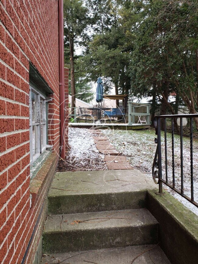 Photo - 1 Bedroom Efficiency in Ottawa Hills! All ... Unit #5