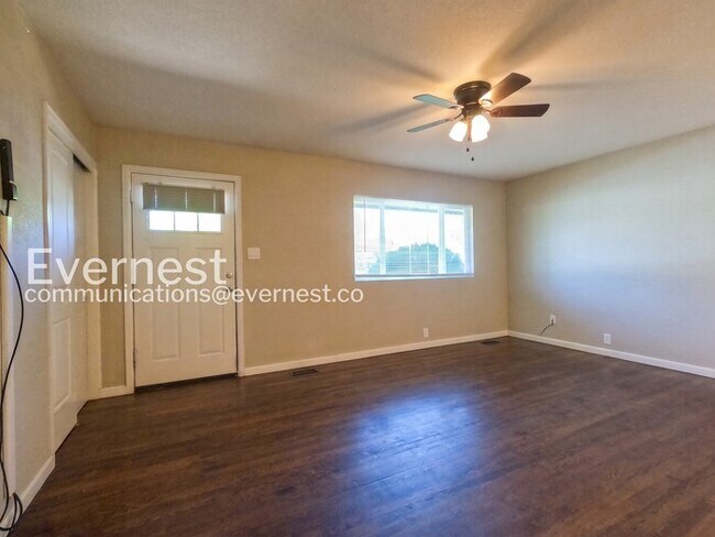 Photo - 226 Columbine Ct