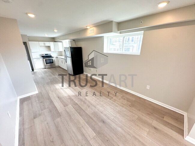 Photo - 5448 Springfield Ave Unit 1f