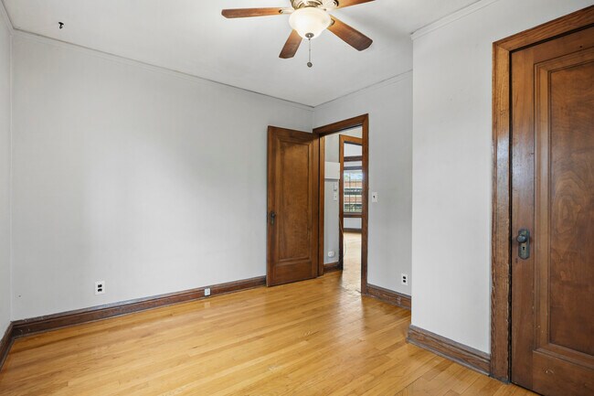 833 Midland St