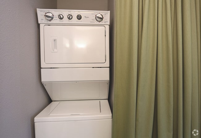 1br, 1ba_Laundry Room_847 sf
