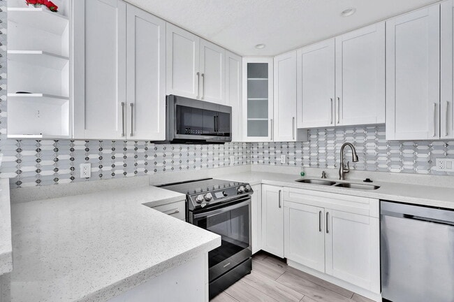 Building Photo - 810 Lake Shore Dr Unit 44 Rental