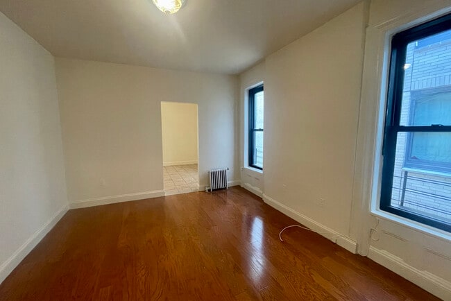 Building Photo - 2708 Broadway Rental