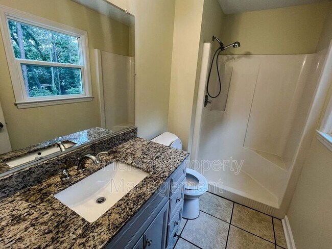 Photo - 544 Hilliard Dr