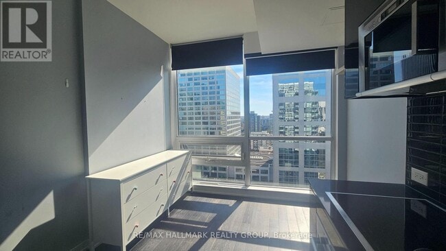 Photo - 199 Slater St.