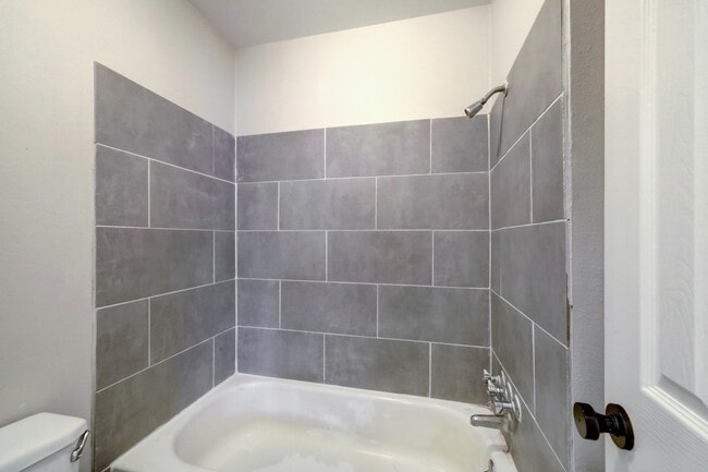 Photo - 2322 Dunlavy St Unit 13