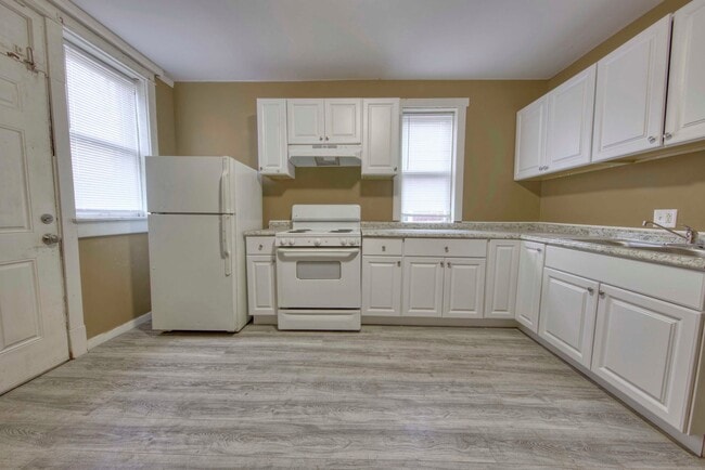Photo - 307-309 Eichelberger Unit 307