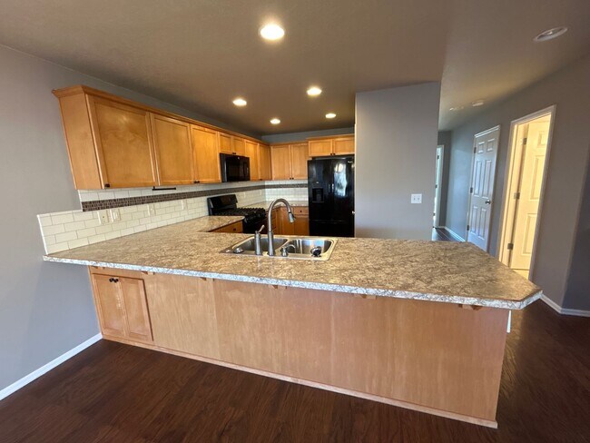 Photo - Beautiful 4 Bedroom Home in Desirable Willamette Landing!!