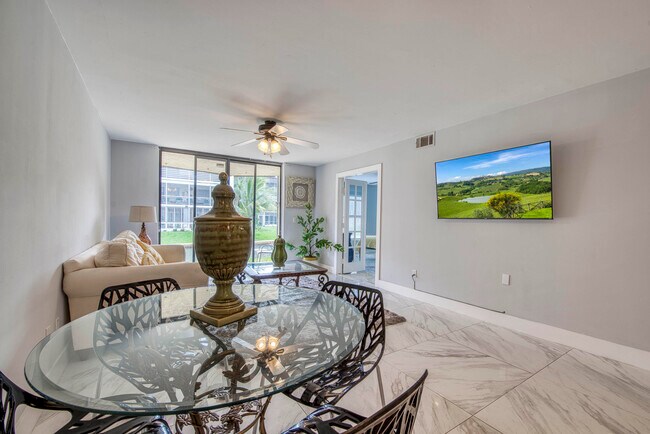 Photo - 896 N Federal Hwy Unidad 128