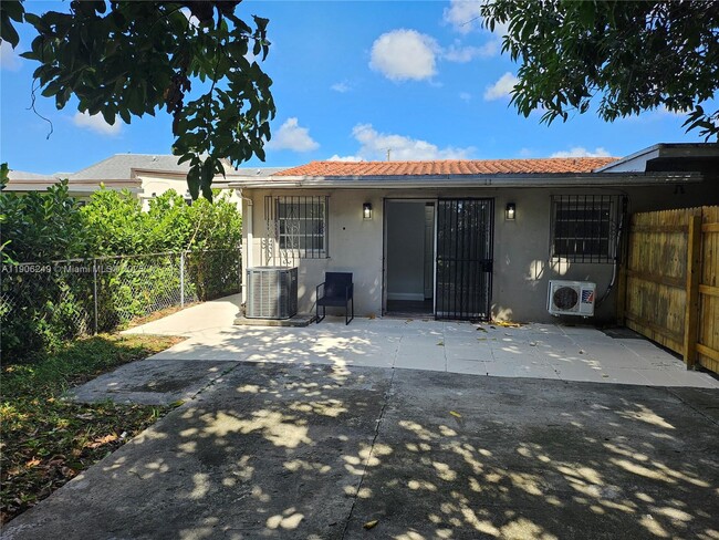 Photo - 7418 SW 21st St Unit R