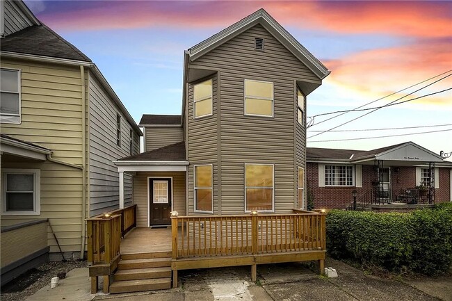 Building Photo - 1022 2nd Ave Rental