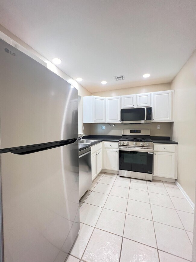 Photo - 131 Clinton Pl Unit 414