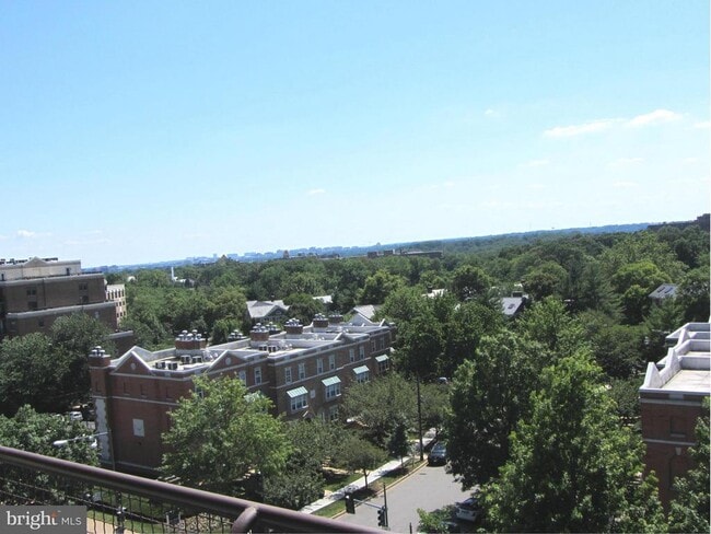 Photo - 3601 Wisconsin Ave NW Apartamento Unidad 703