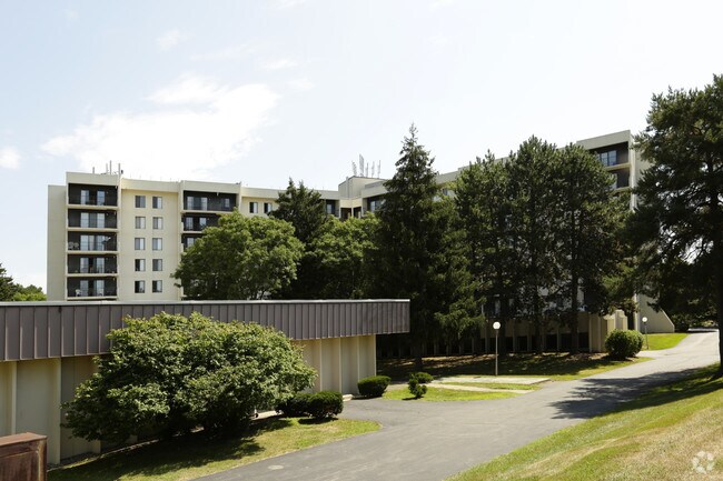 Viewpointe Apartments