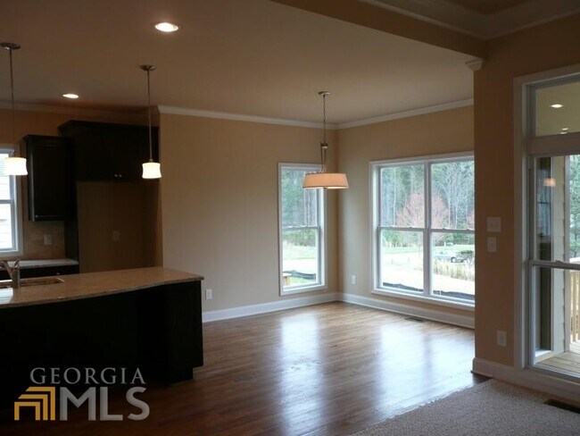 Photo - 303 Long Branch Ct