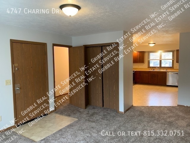 Photo - 4747 Charing Dr Unidad #3